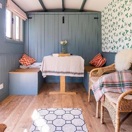 Old King William Shepherd Huts And Private Hot Tubs In North Norfolk Hunworth Zewnętrze zdjęcie