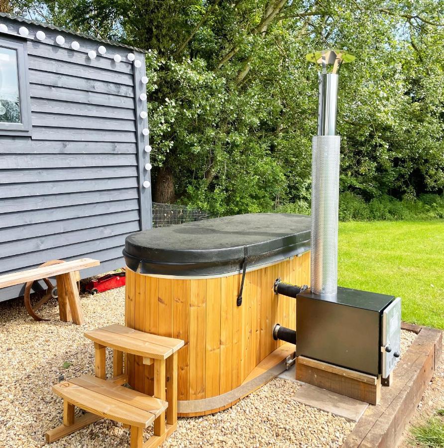 Old King William Shepherd Huts And Private Hot Tubs In North Norfolk Hunworth Zewnętrze zdjęcie