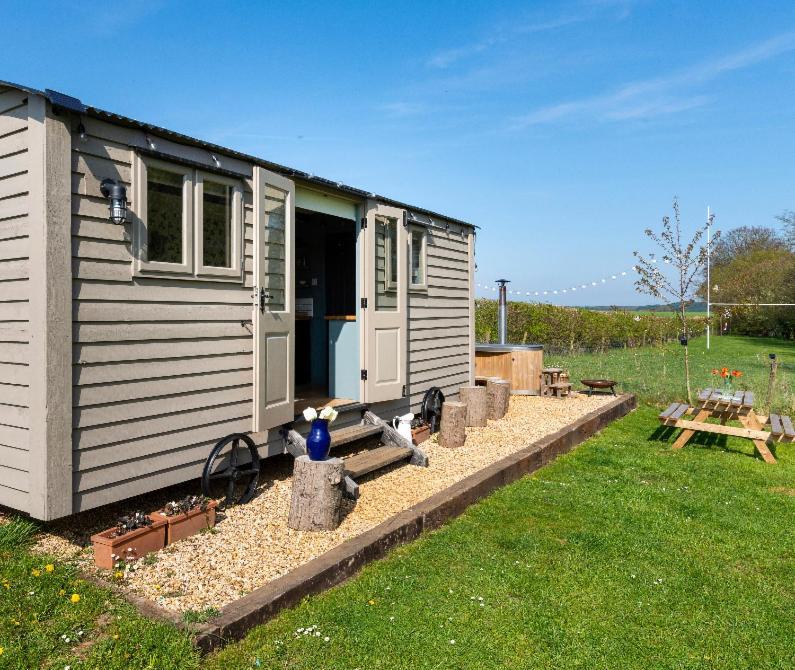 Old King William Shepherd Huts And Private Hot Tubs In North Norfolk Hunworth Zewnętrze zdjęcie
