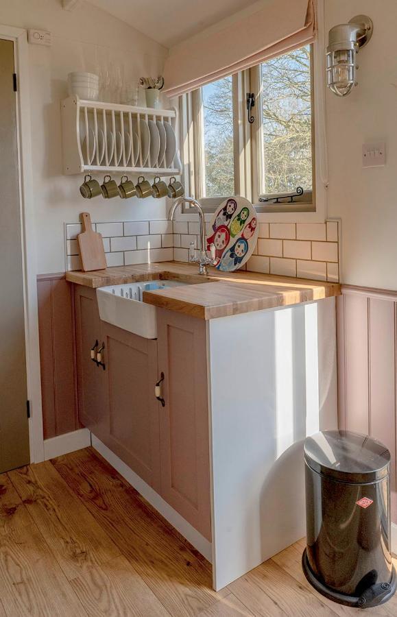 Old King William Shepherd Huts And Private Hot Tubs In North Norfolk Hunworth Zewnętrze zdjęcie