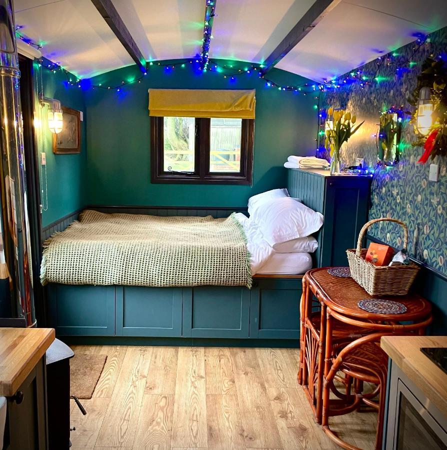 Old King William Shepherd Huts And Private Hot Tubs In North Norfolk Hunworth Zewnętrze zdjęcie