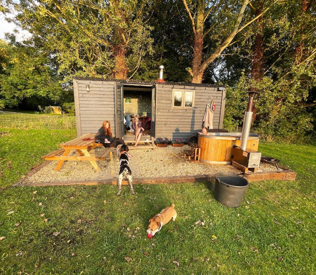 Old King William Shepherd Huts And Private Hot Tubs In North Norfolk Hunworth Zewnętrze zdjęcie