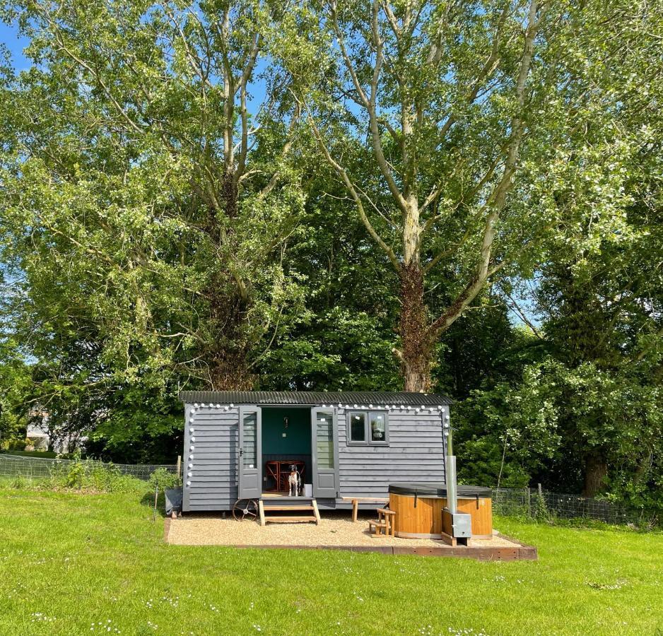 Old King William Shepherd Huts And Private Hot Tubs In North Norfolk Hunworth Zewnętrze zdjęcie