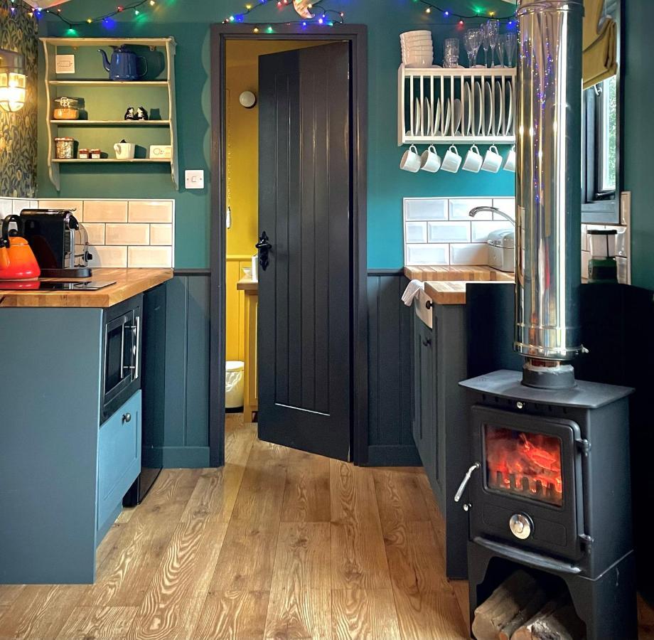 Old King William Shepherd Huts And Private Hot Tubs In North Norfolk Hunworth Zewnętrze zdjęcie